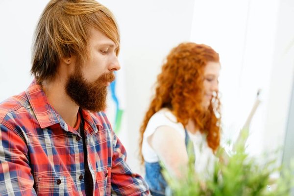 Quelle stratégie de co-marketing avec des influenceurs convient à une marque de montres éco-responsables ?